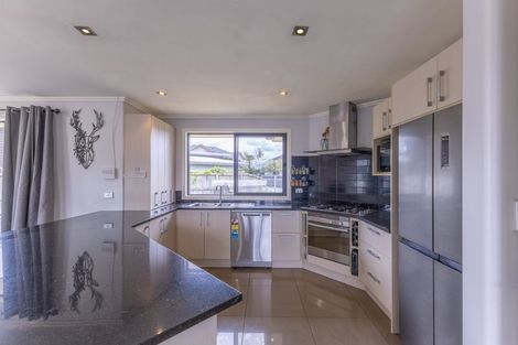 Photo of property in 11 Chatham Place, Rototuna North, Hamilton, 3210