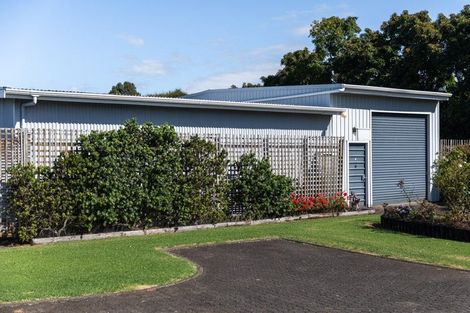 Photo of property in 131 Athenree Road, Athenree, Katikati, 3177