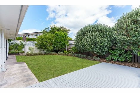 Photo of property in 6 Edgewater Grove, Orewa, 0931