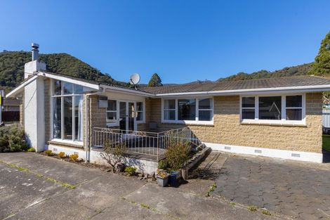 Photo of property in 45a York Street, Picton, 7220
