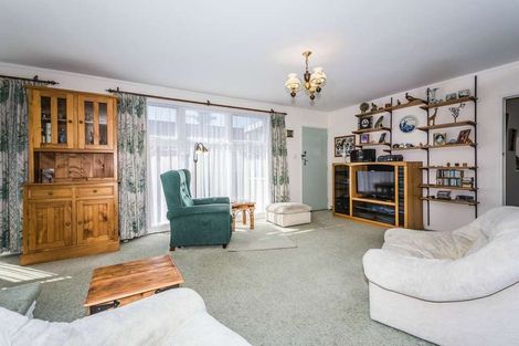 Photo of property in 28 Mayfield Road, Glenfield, Auckland, 0629