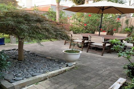 Photo of property in 2/34 Princes Street, Northcote Point, Auckland, 0627