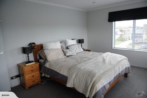 Photo of property in 11 Fountain Avenue, Karaka, Papakura, 2113