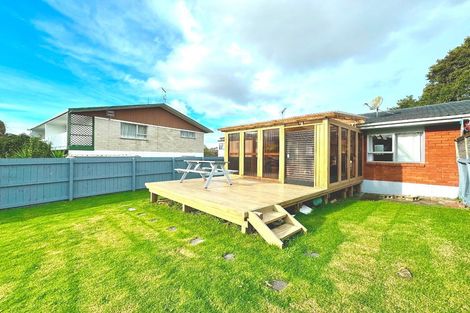 Photo of property in 2/102 Lynwood Road, New Lynn, Auckland, 0600