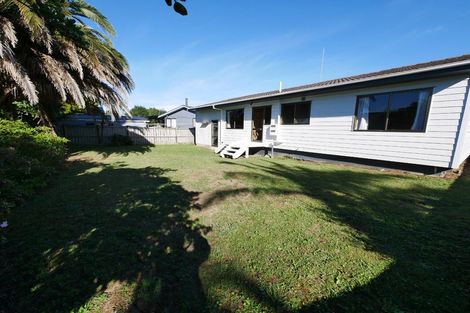 Photo of property in 91 St Annes Crescent, Wattle Downs, Auckland, 2103