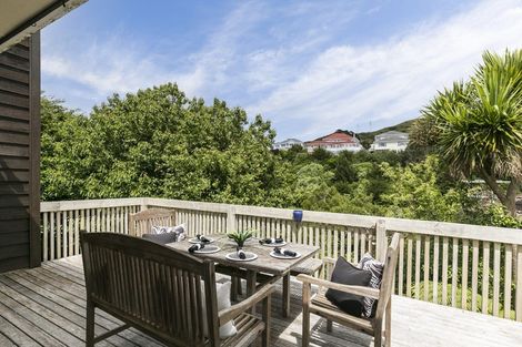 Photo of property in 11 Ellwood Place, Churton Park, Wellington, 6037