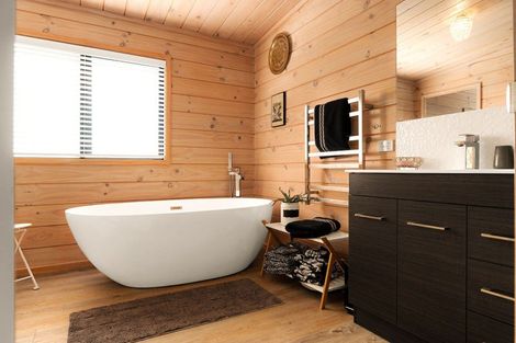 Photo of property in 8 Ngarimu Heights Row, Ngarimu Bay, Thames, 3575