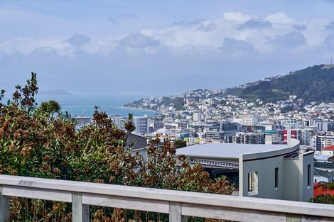 Photo of property in 44 Mortimer Terrace, Aro Valley, Wellington, 6021