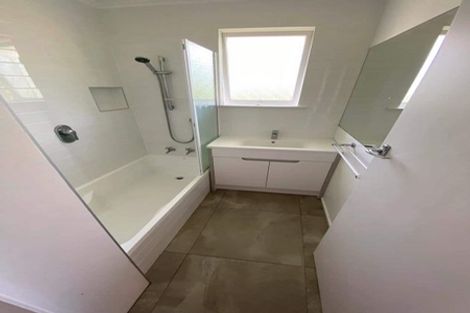 Photo of property in 4 Roband Avenue, Glenfield, Auckland, 0629