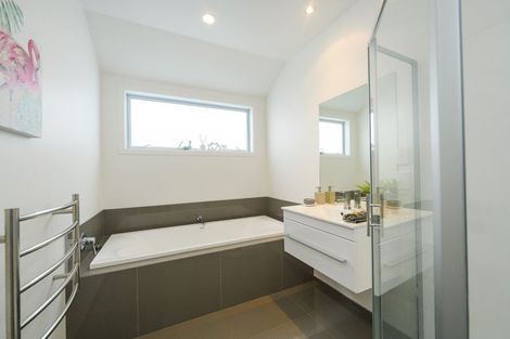 Photo of property in 175 Pacific Drive, Fitzherbert, Palmerston North, 4410