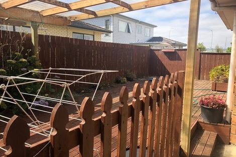 Photo of property in 13 Bushpark Place, Flat Bush, Auckland, 2016