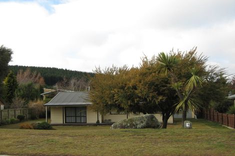 Photo of property in 14 Kowhai Drive, Wanaka, 9305