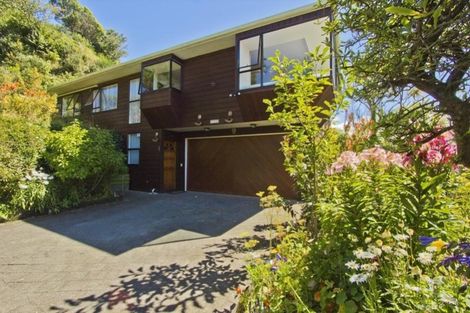 Photo of property in 129 Miromiro Road, Normandale, Lower Hutt, 5010