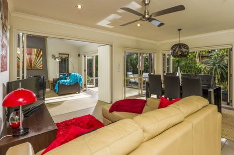 Photo of property in 58 English Oak Drive, Schnapper Rock, Auckland, 0632