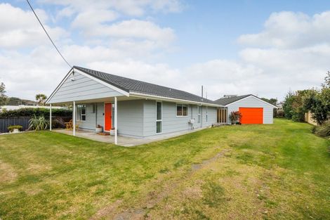 Photo of property in 36 Signal Street, Foxton Beach, Foxton, 4815