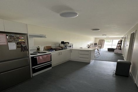 Photo of property in 2/242 Great North Road, Henderson, Auckland, 0612