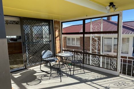 Photo of property in 10 Renwick Street, Papakura, 2110