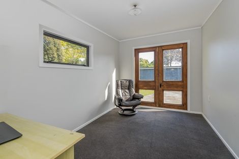 Photo of property in 35 Chester Street, Levin, 5510