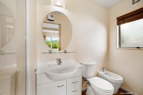 Photo of property in 9 Huntingdon Street, Northland, Wellington, 6012