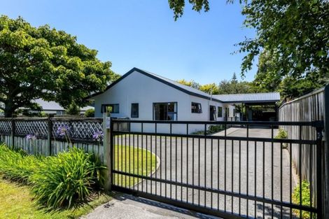 Photo of property in 437 Carrington Street, Upper Vogeltown, New Plymouth, 4310