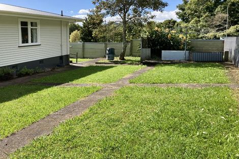 Photo of property in 16 Lincoln Street, Picton, 7220