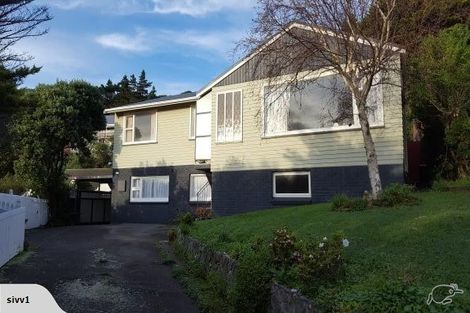 Photo of property in 16 Southern Cross Crescent, Island Bay, Wellington, 6023