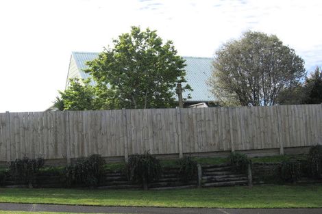 Photo of property in 2 Flinders Place, Welcome Bay, Tauranga, 3112