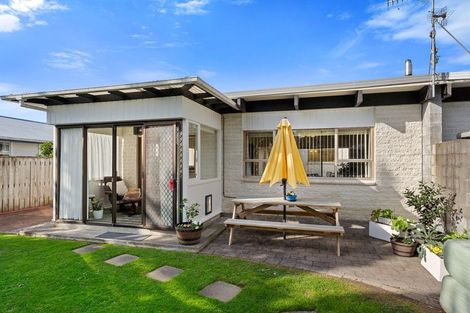 Photo of property in 4 Sunny Glen, Waikanae, 5036