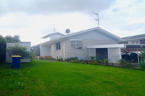 Photo of property in 1/6 Pakira Avenue, Glendene, Auckland, 0602