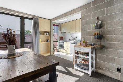 Photo of property in 4/868 Colombo Street, Christchurch Central, Christchurch, 8013