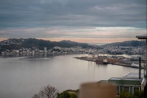 Photo of property in 118a Nicholson Road, Khandallah, Wellington, 6035