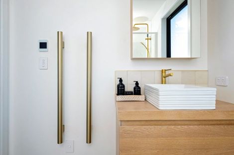 Photo of property in 96 Charles Street, Westshore, Napier, 4110