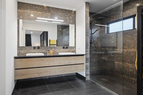 Photo of property in 19 Lawrence Carter Drive, Bombay, 2675