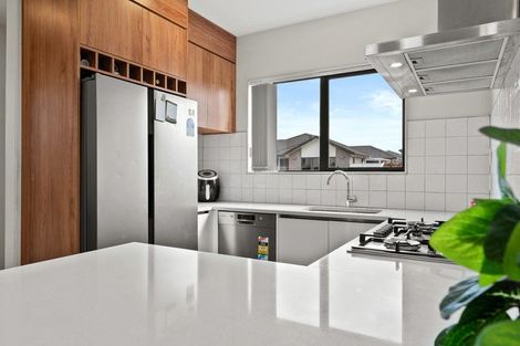 Photo of property in 35 Sapwood Crescent, Takanini, 2110