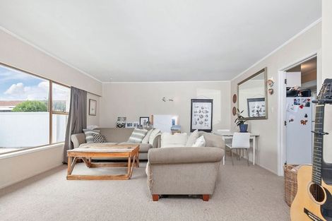 Photo of property in 2/6 Trafalgar Road, Milford, Auckland, 0620