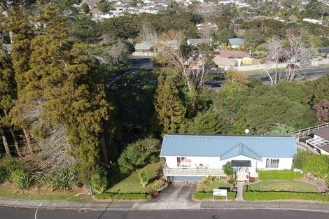 Photo of property in 37 Bradnor Meadows Drive, Swanson, Auckland, 0612