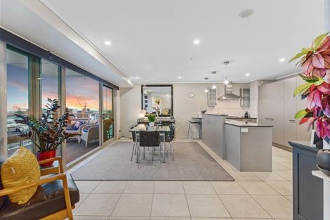 Photo of property in 15/72a Devonport Road, Tauranga, 3110