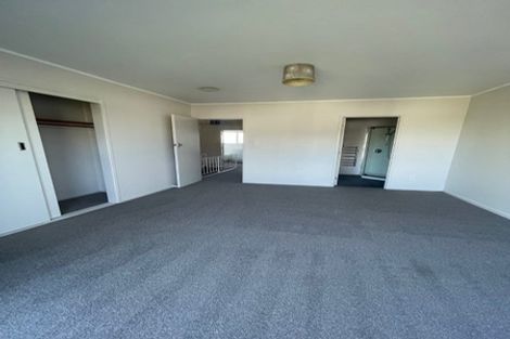 Photo of property in 2/100 Titirangi Road, New Lynn, Auckland, 0600