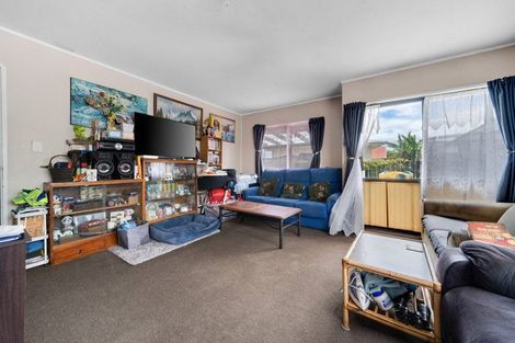 Photo of property in 2/3 Volta Place, Clendon Park, Auckland, 2103
