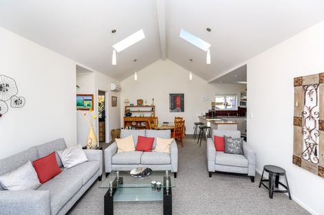 Photo of property in 2/3 Tainui Street, Welbourn, New Plymouth, 4312