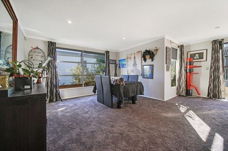 Photo of property in 13 Lambir Place, Fairview Heights, Auckland, 0632