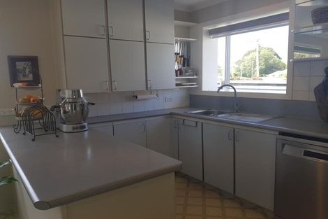 Photo of property in 21 Emlyn Place, Avondale, Christchurch, 8061