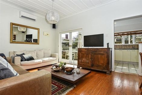 Photo of property in 9a Beatrix Street, Avondale, Auckland, 1026