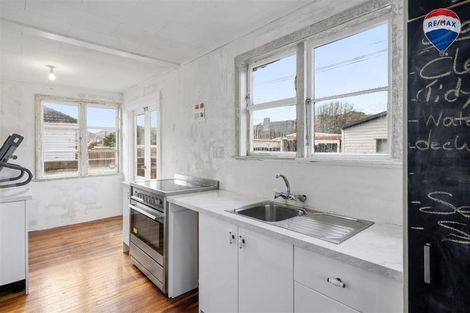 Photo of property in 206 Cambridge Terrace, Naenae, Lower Hutt, 5011