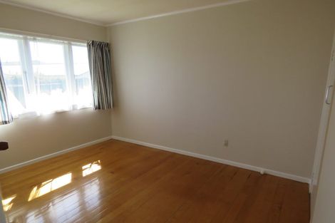 Photo of property in 1/4 Shamrock Lane, Te Atatu Peninsula, Auckland, 0610