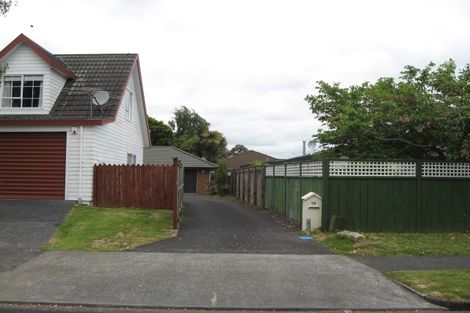 Photo of property in 8a Evanda Crescent, Conifer Grove, Takanini, 2112