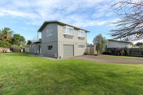 Photo of property in 114 Wairau Road, Oakura, 4314