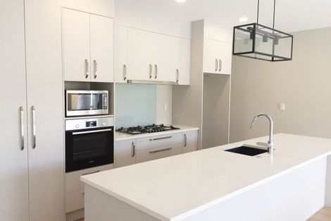 Photo of property in 29 Stitchbird Crescent, Papakura, 2110