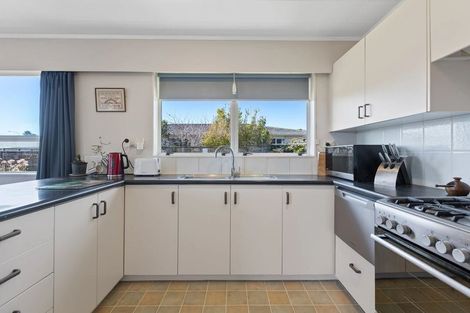 Photo of property in 16 Bronte Place, Whalers Gate, New Plymouth, 4310
