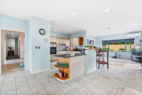 Photo of property in 22 Marguerita Place, West Harbour, Auckland, 0618